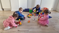 kinder spielen